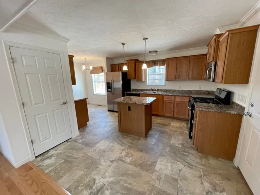 73 Tarah Way Fremont NH 03044