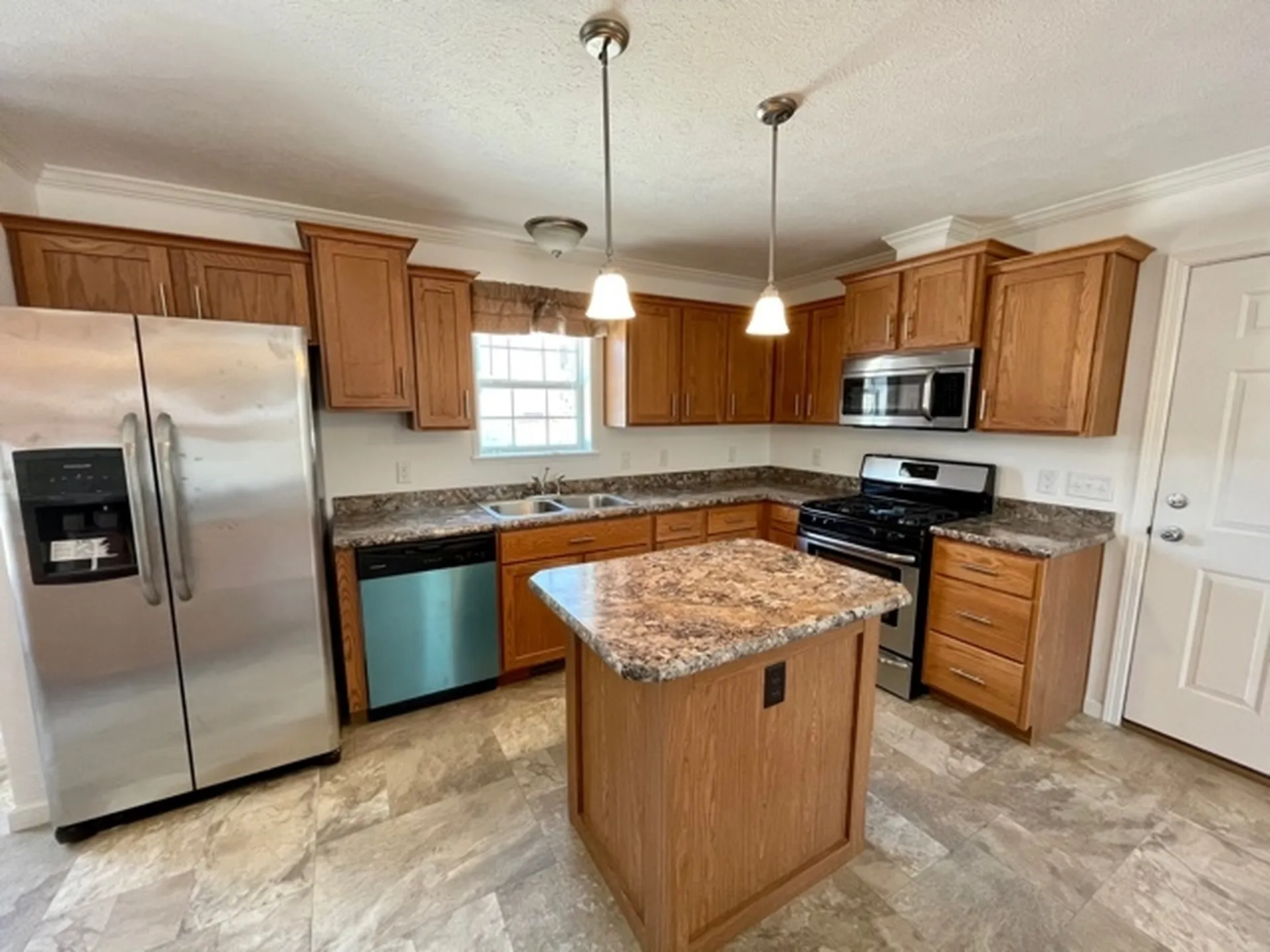 73 Tarah Way Fremont NH 03044