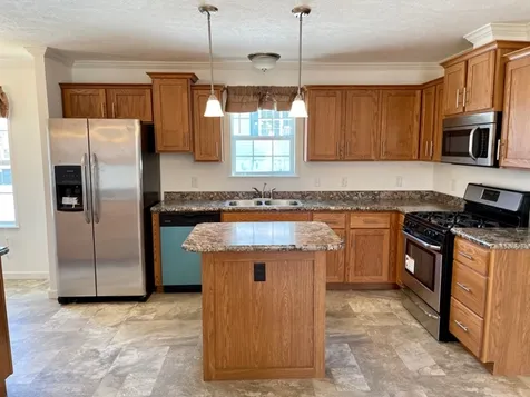 73 Tarah Way Fremont NH 03044