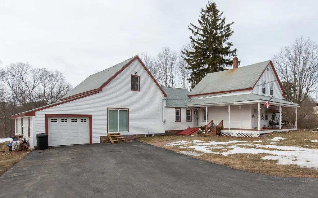 13 Plains Road Raymond NH 03077