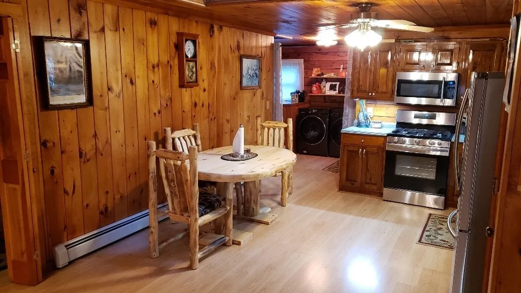 45 Dickson Lane Pittsburg NH 03592