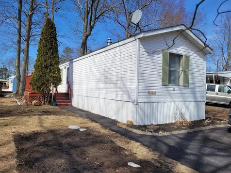11 Sycamore Avenue North Hampton NH 03862