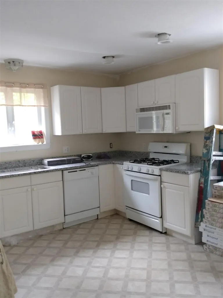 30 Woodcrest Drive Ossipee NH 03864