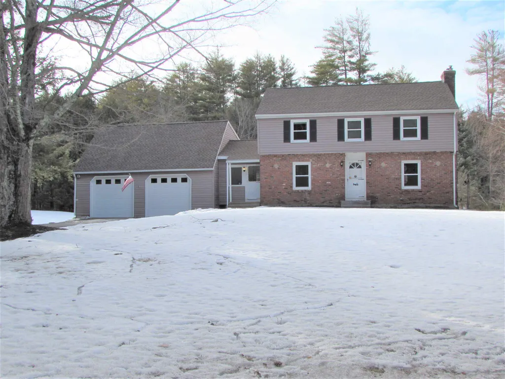 44 North Road Deerfield NH 03037