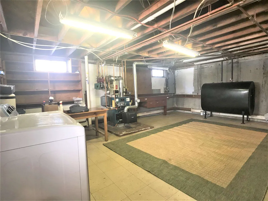 44 North Road Deerfield NH 03037