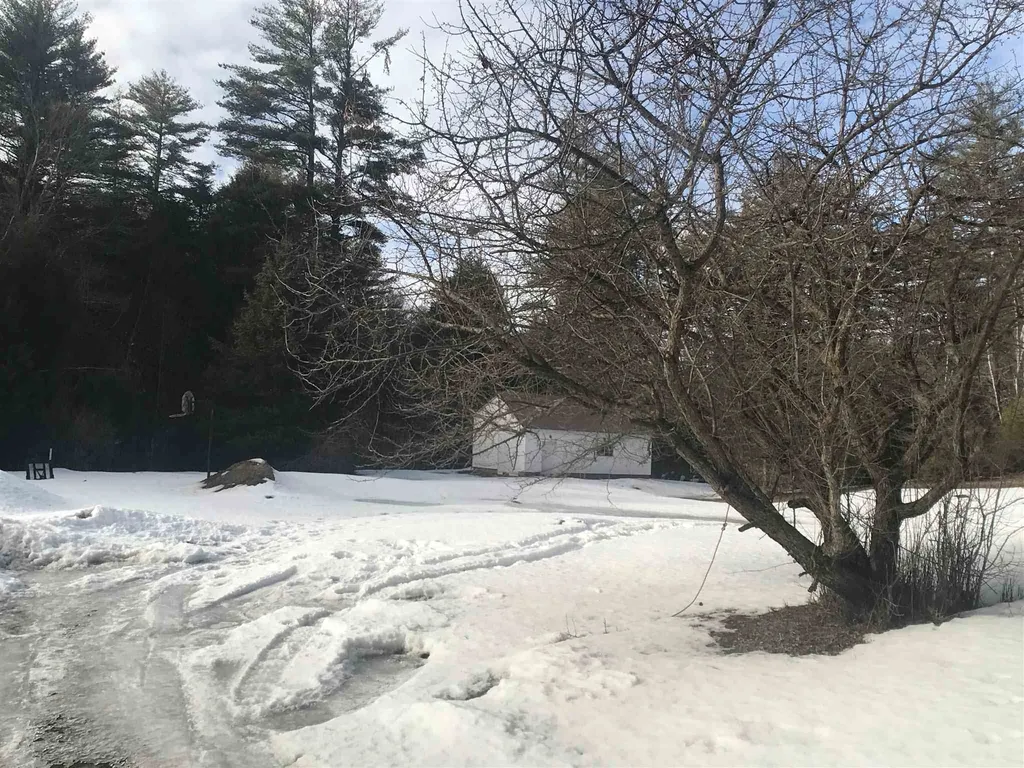 44 North Road Deerfield NH 03037