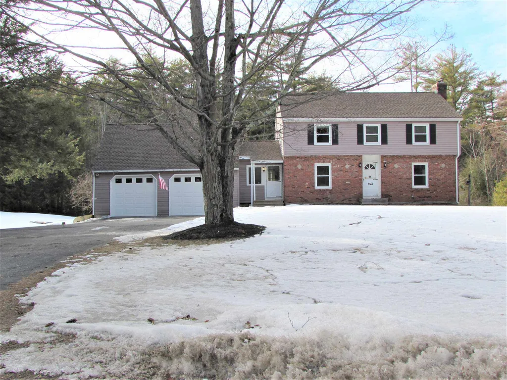 44 North Road Deerfield NH 03037
