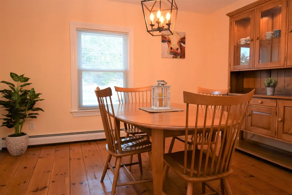 44 North Road Deerfield NH 03037