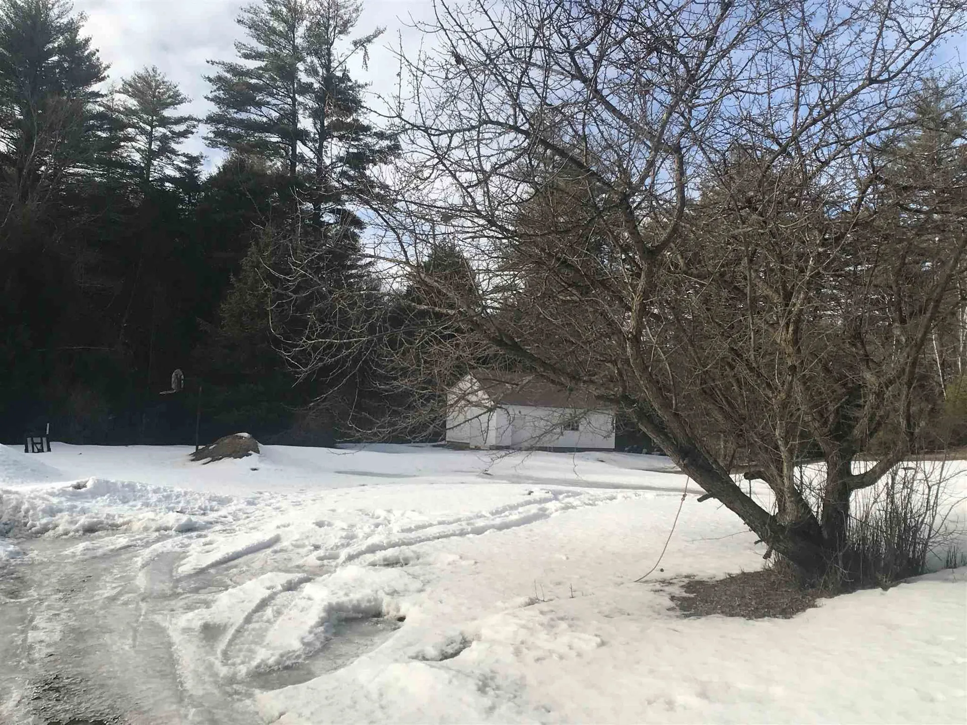 44 North Road Deerfield NH 03037