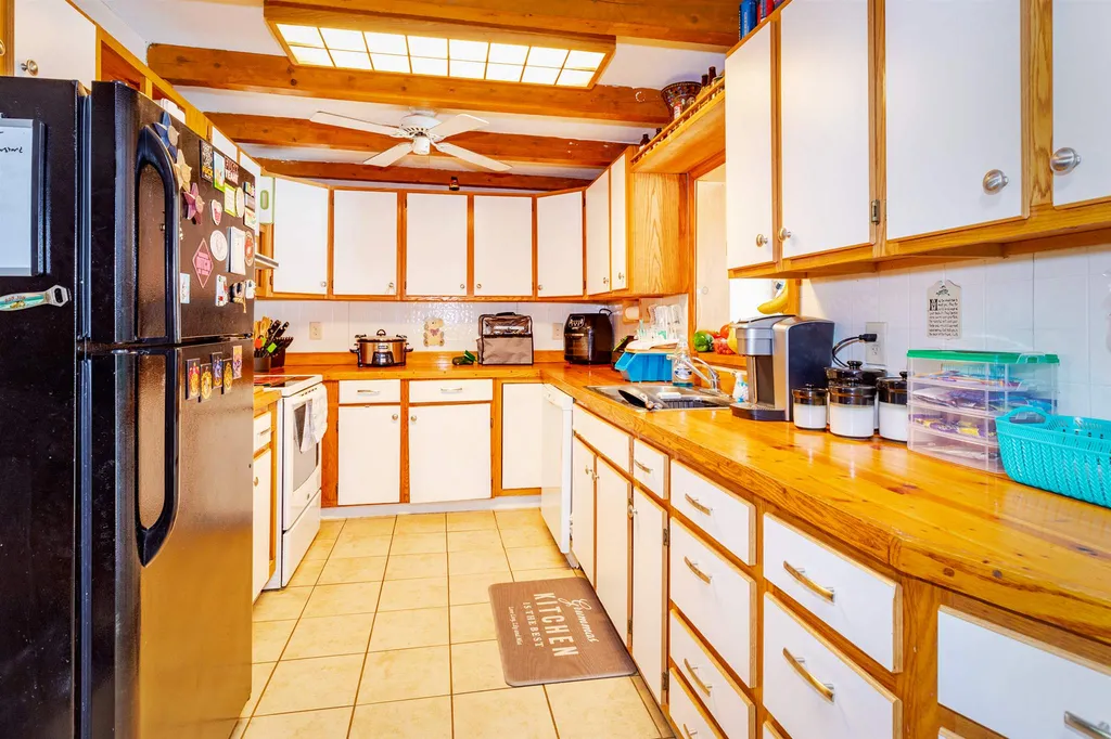 15 Folly Mill Terrace Seabrook NH 03874