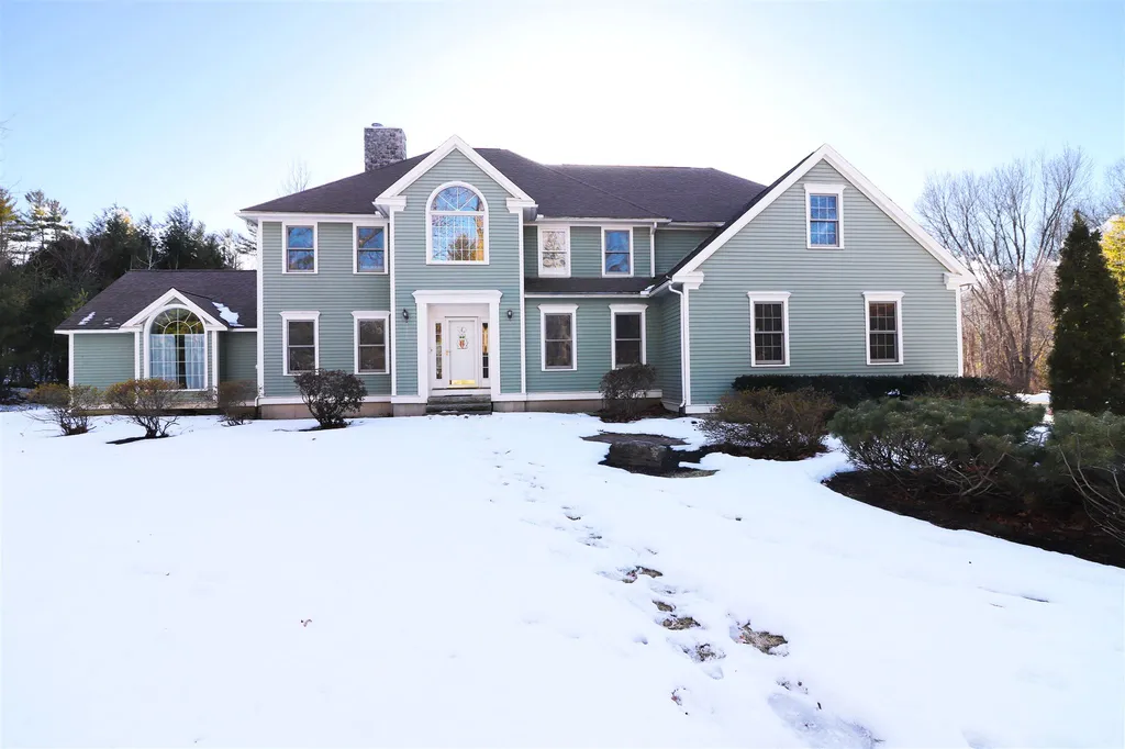 27 Lynne Drive Hollis NH 03049