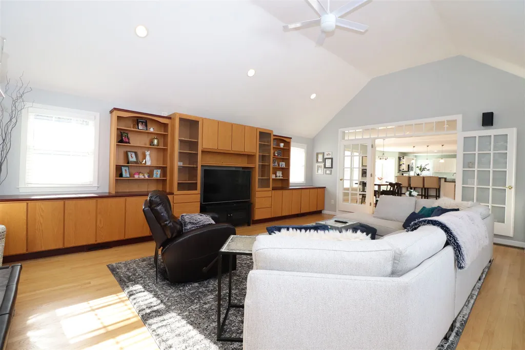 27 Lynne Drive Hollis NH 03049