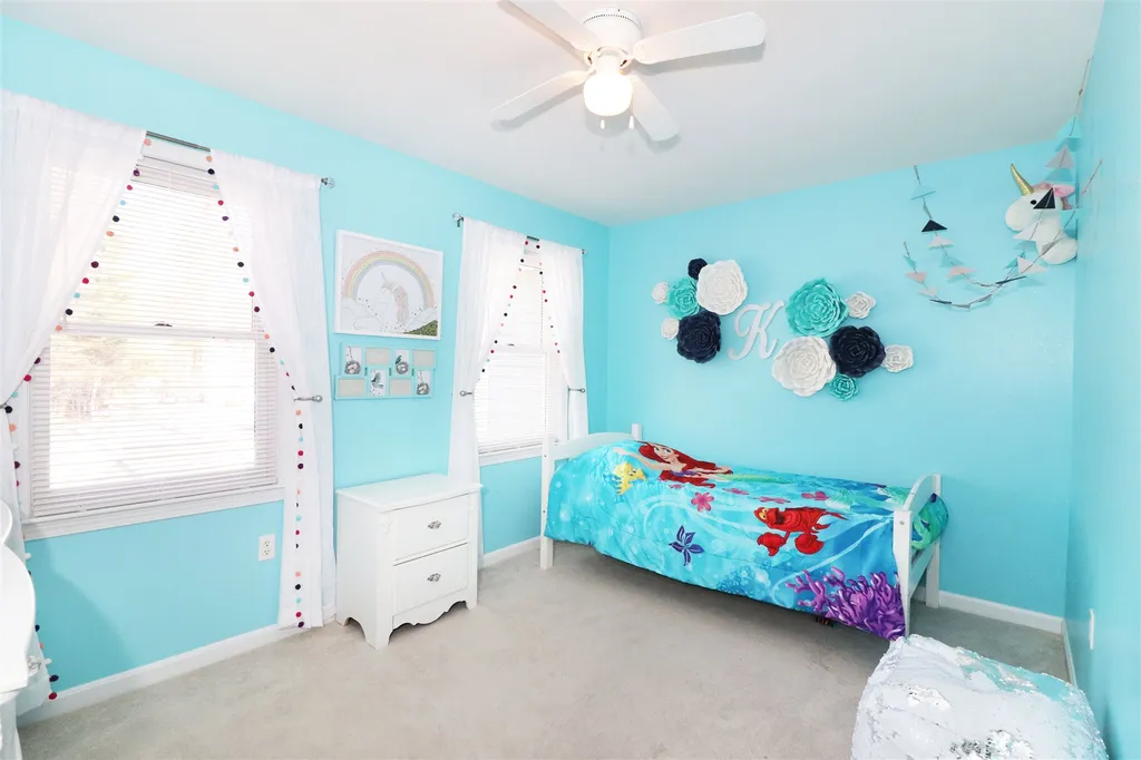 27 Lynne Drive Hollis NH 03049