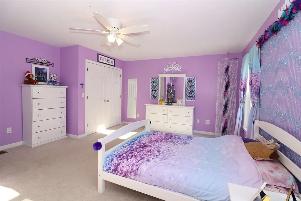 27 Lynne Drive Hollis NH 03049