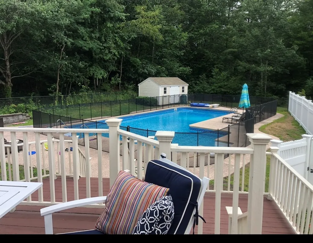 27 Lynne Drive Hollis NH 03049