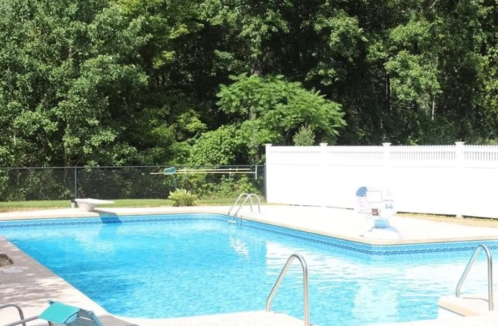 27 Lynne Drive Hollis NH 03049