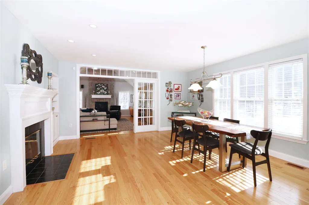 27 Lynne Drive Hollis NH 03049
