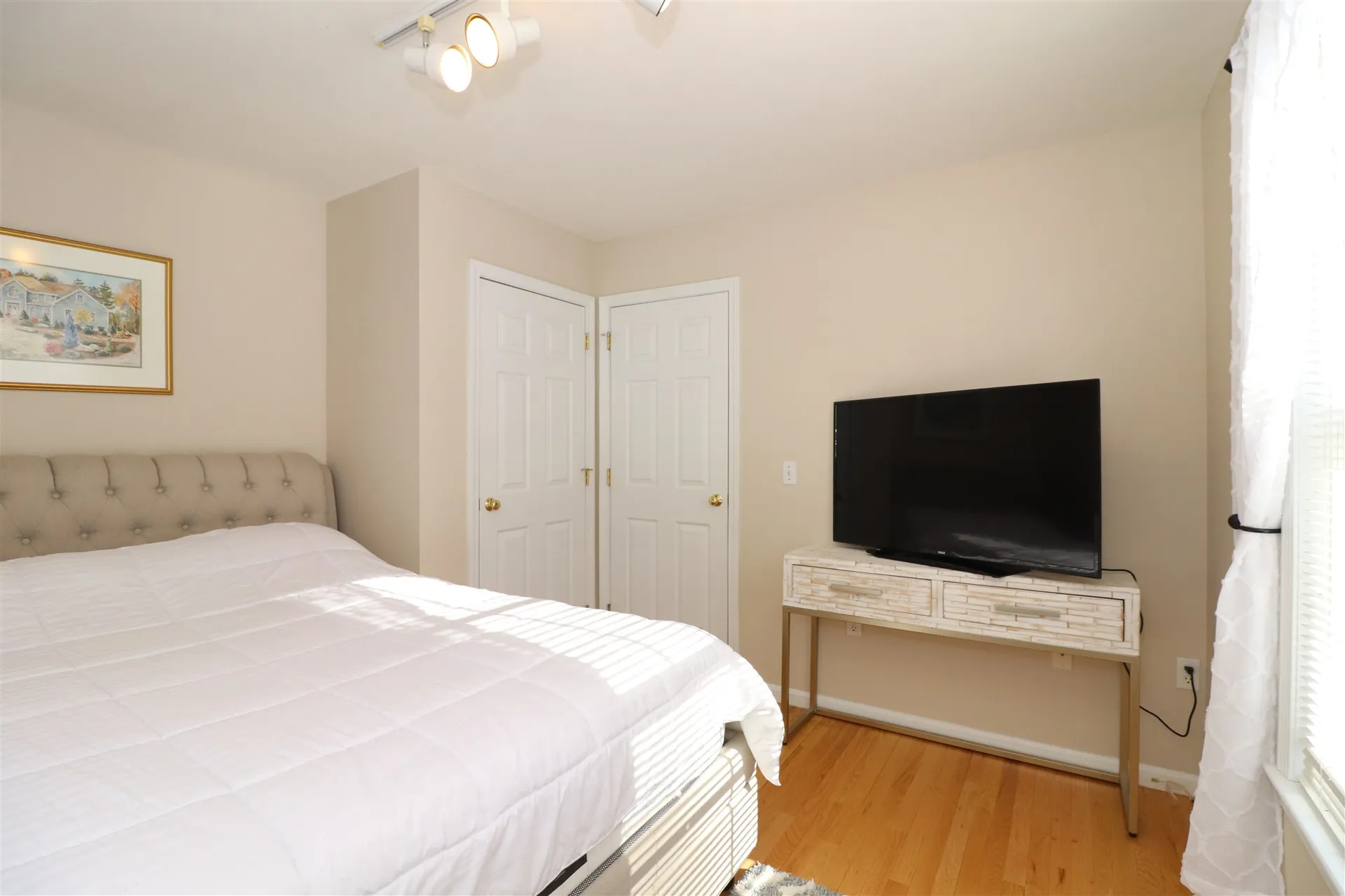 27 Lynne Drive Hollis NH 03049