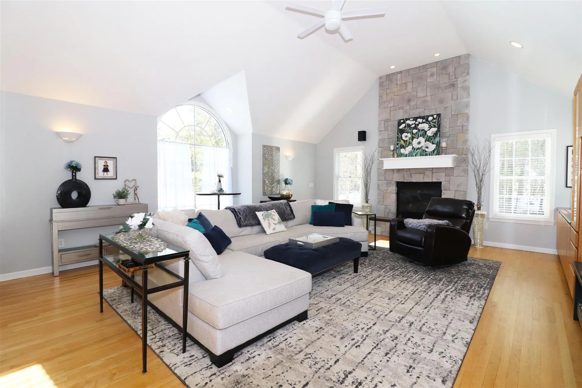 27 Lynne Drive Hollis NH 03049