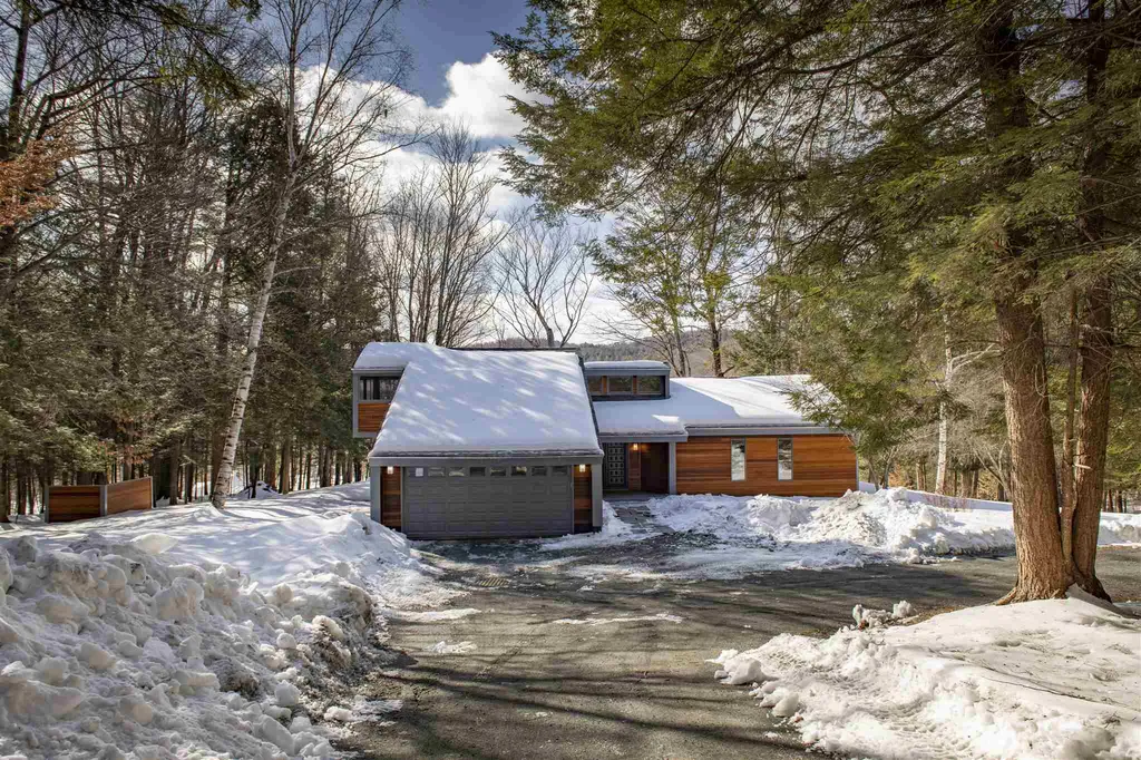 131 Davenport Lane Hartford VT 05059