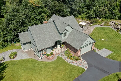 22 Debbie Drive Pelham NH 03076