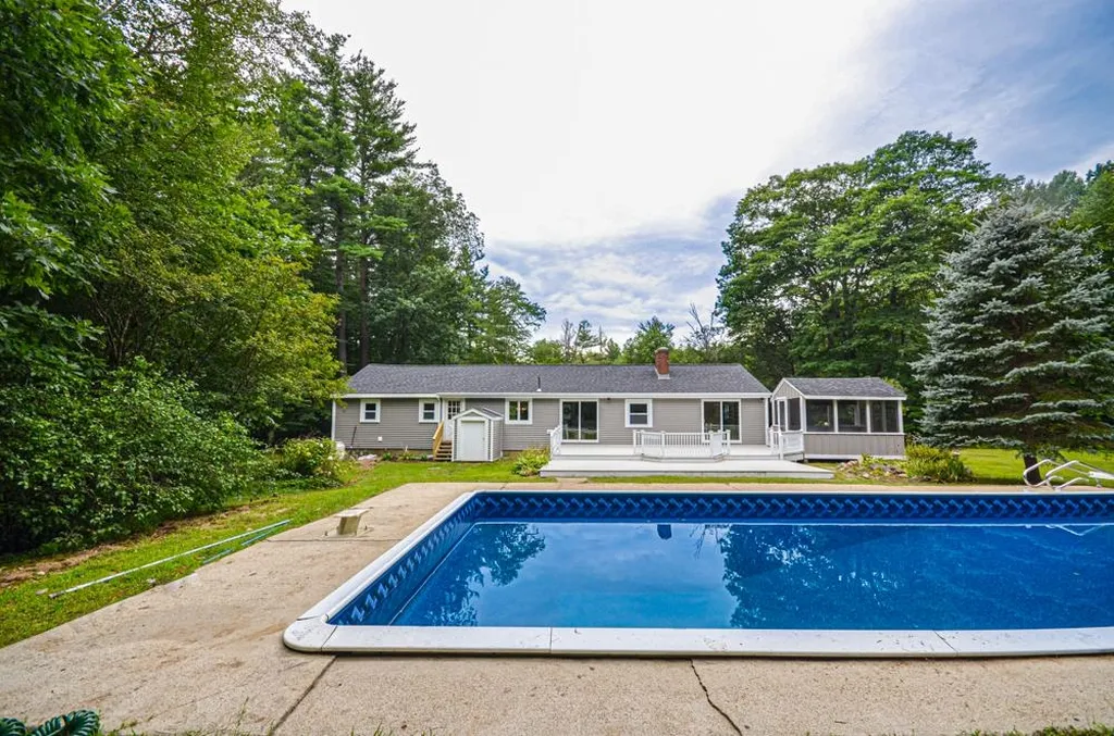 143 Fremont Road Chester NH 03036