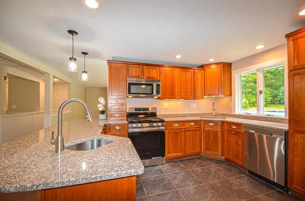 143 Fremont Road Chester NH 03036