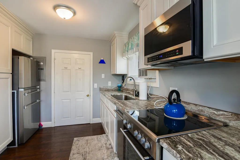 3 Island Avenue Kittery ME 03904