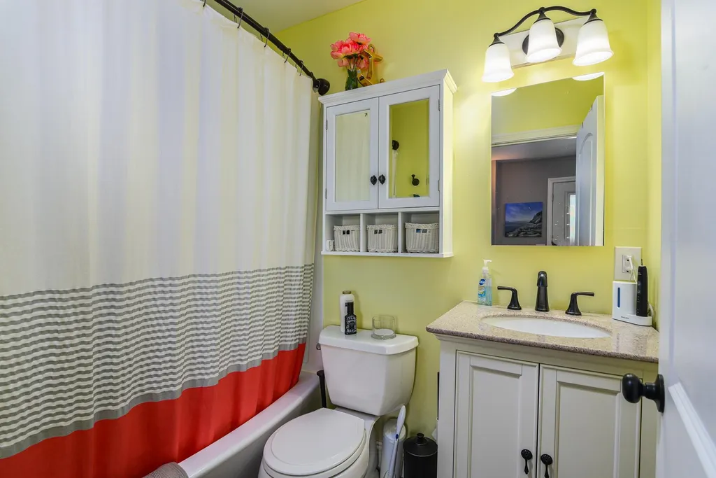 3 Island Avenue Kittery ME 03904