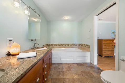 12 Brown Avenue Stratham NH 03885