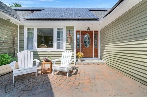 12 Brown Avenue Stratham NH 03885