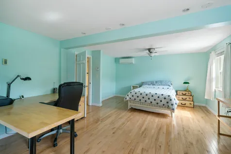 12 Brown Avenue Stratham NH 03885