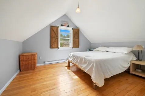 12 Brown Avenue Stratham NH 03885