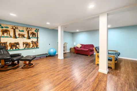 12 Brown Avenue Stratham NH 03885