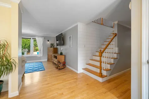 12 Brown Avenue Stratham NH 03885