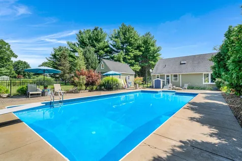12 Brown Avenue Stratham NH 03885