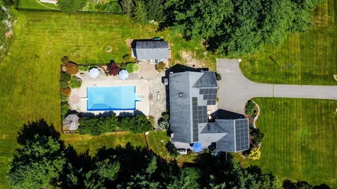 12 Brown Avenue Stratham NH 03885