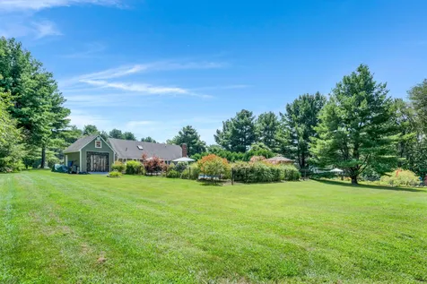 12 Brown Avenue Stratham NH 03885