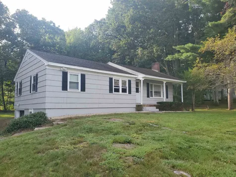 15 Dauntless Lane Plaistow NH 03865