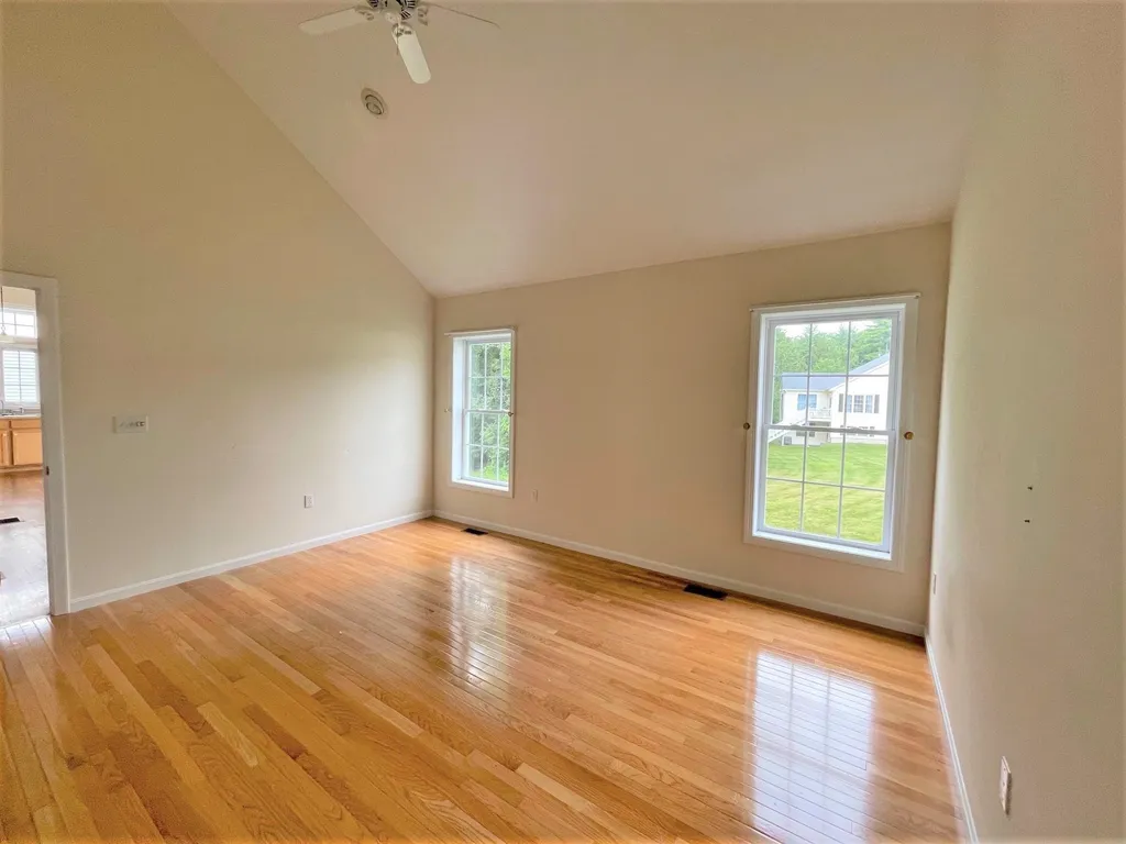 18 Meadowood Drive Exeter NH 03833