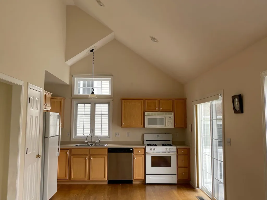 18 Meadowood Drive Exeter NH 03833