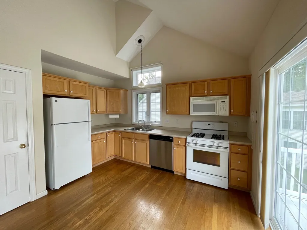 18 Meadowood Drive Exeter NH 03833