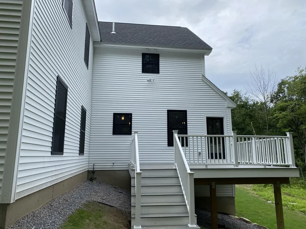 22 Lesnyk Road Goffstown NH 03045