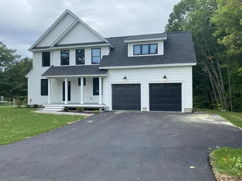 22 Lesnyk Road Goffstown NH 03045