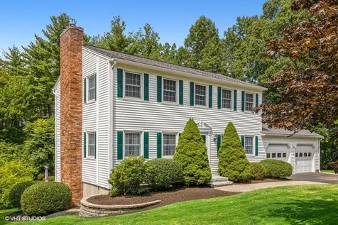 8 Camelot Drive Manchester NH 03104