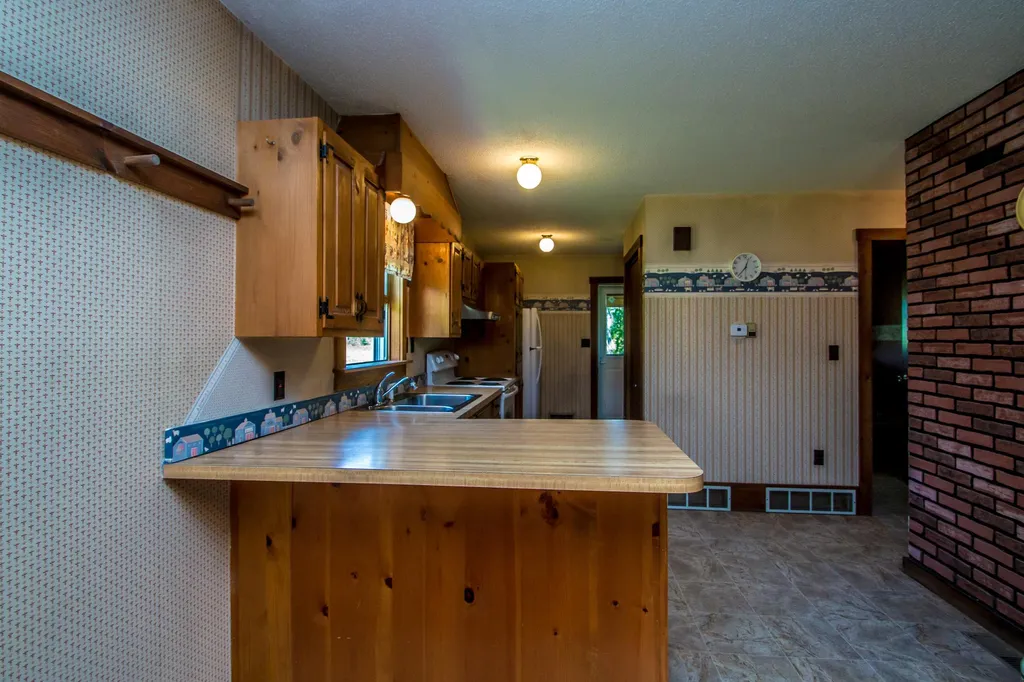 1542 Stark Highway Stark NH 03582