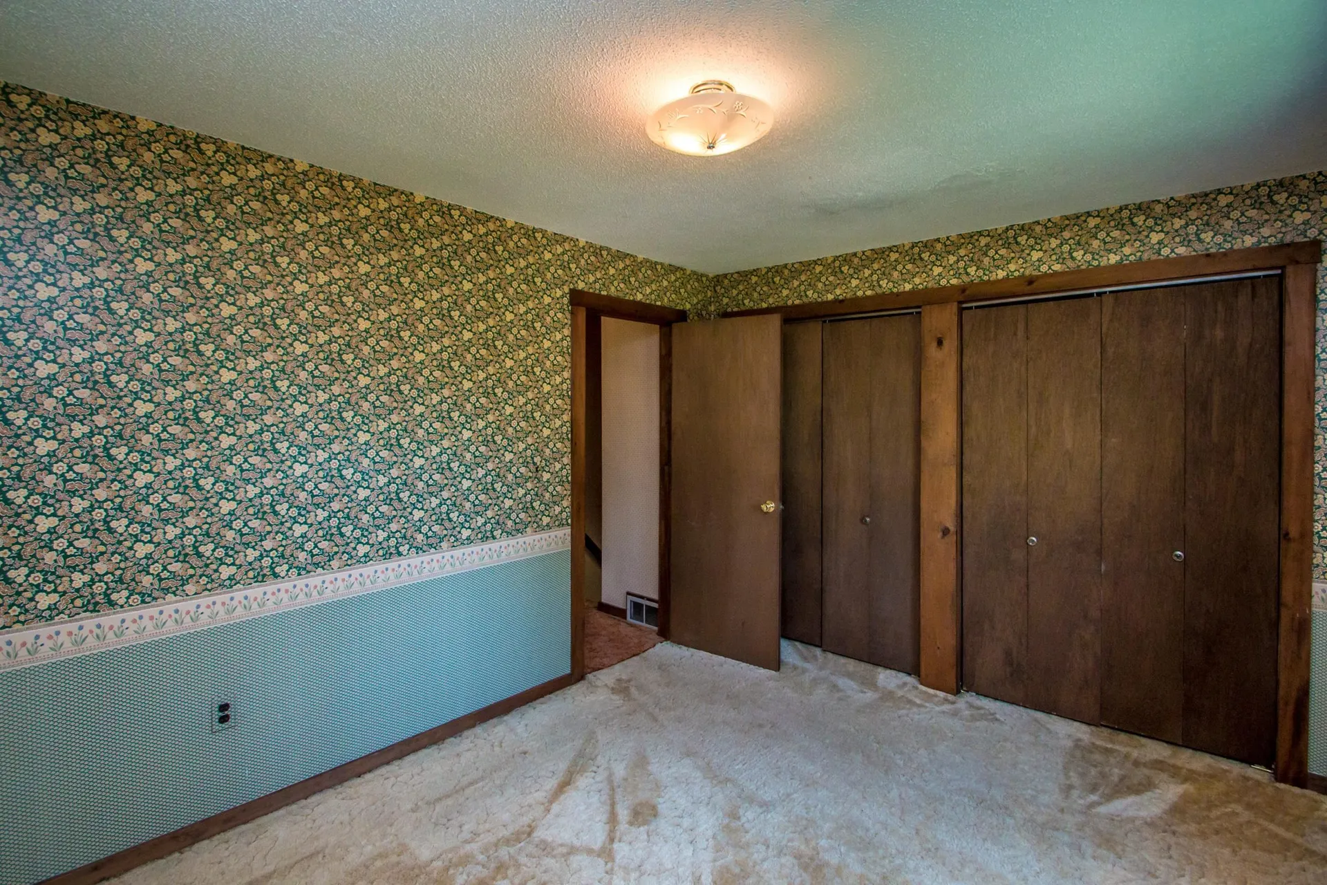 1542 Stark Highway Stark NH 03582