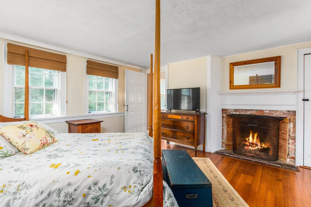 22 Old Piscataqua Road Durham NH 03824