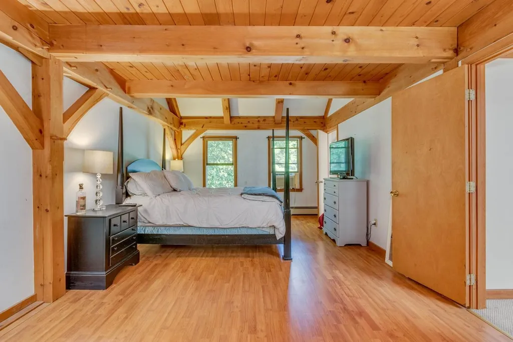 7 Sandy Brook Lane Londonderry NH 03053