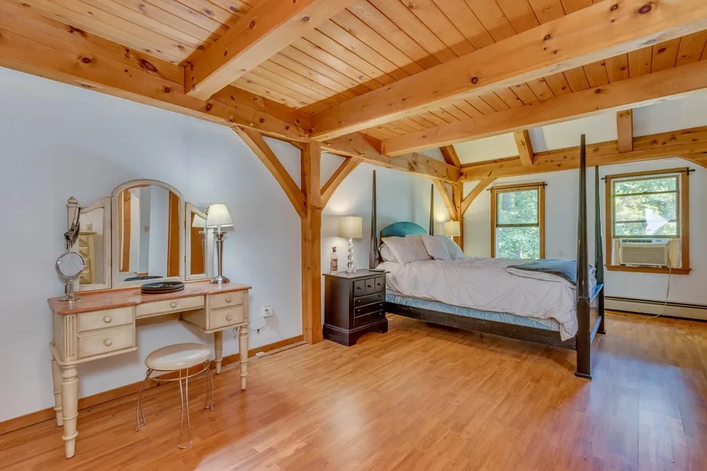 7 Sandy Brook Lane Londonderry NH 03053